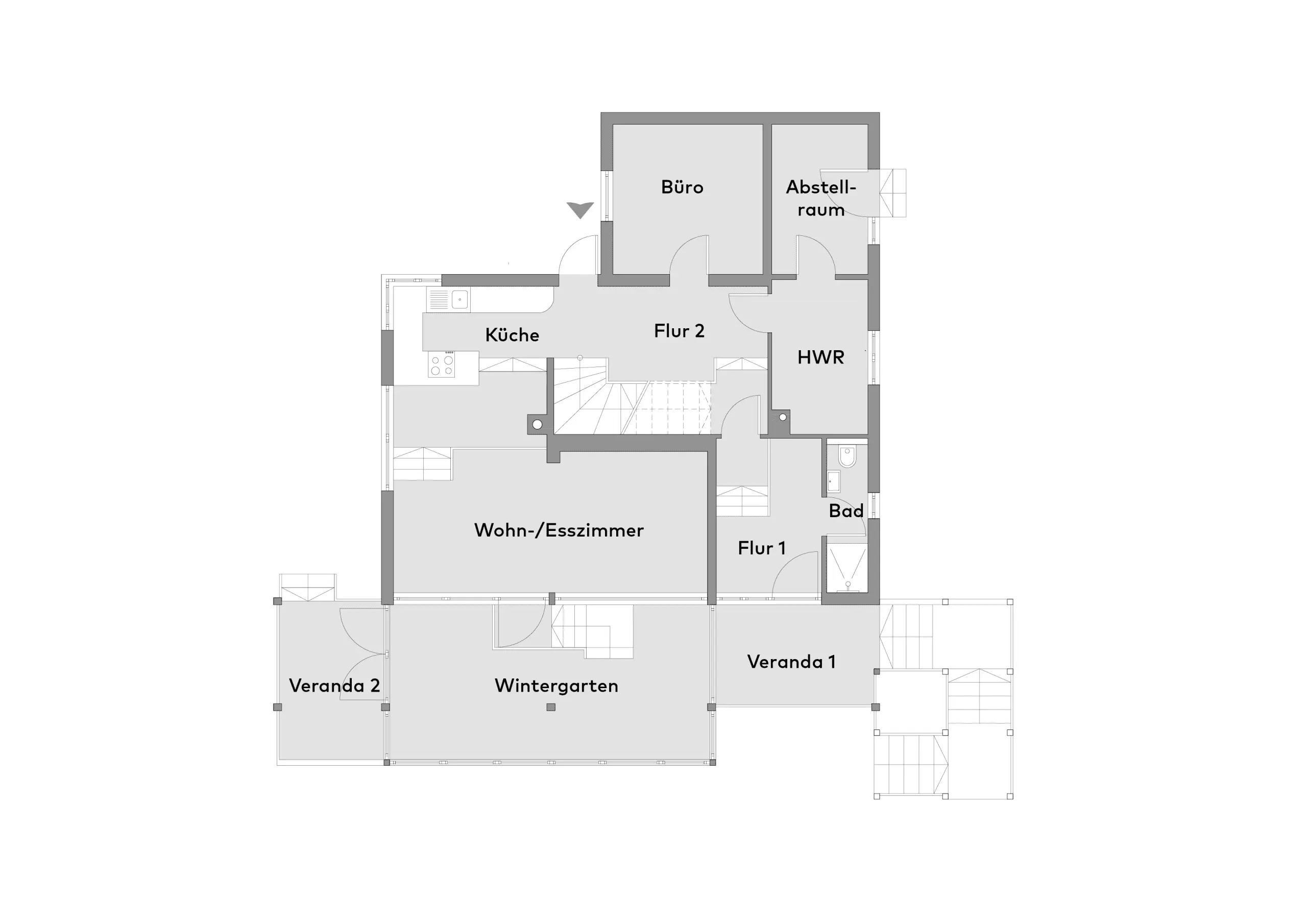 Black-and-white floor plan of a house with the rooms kitchen, living/dining room, conservatory, veranda 1 and 2, study, storage room, utility room, bathroom and hallway 1 and 2.