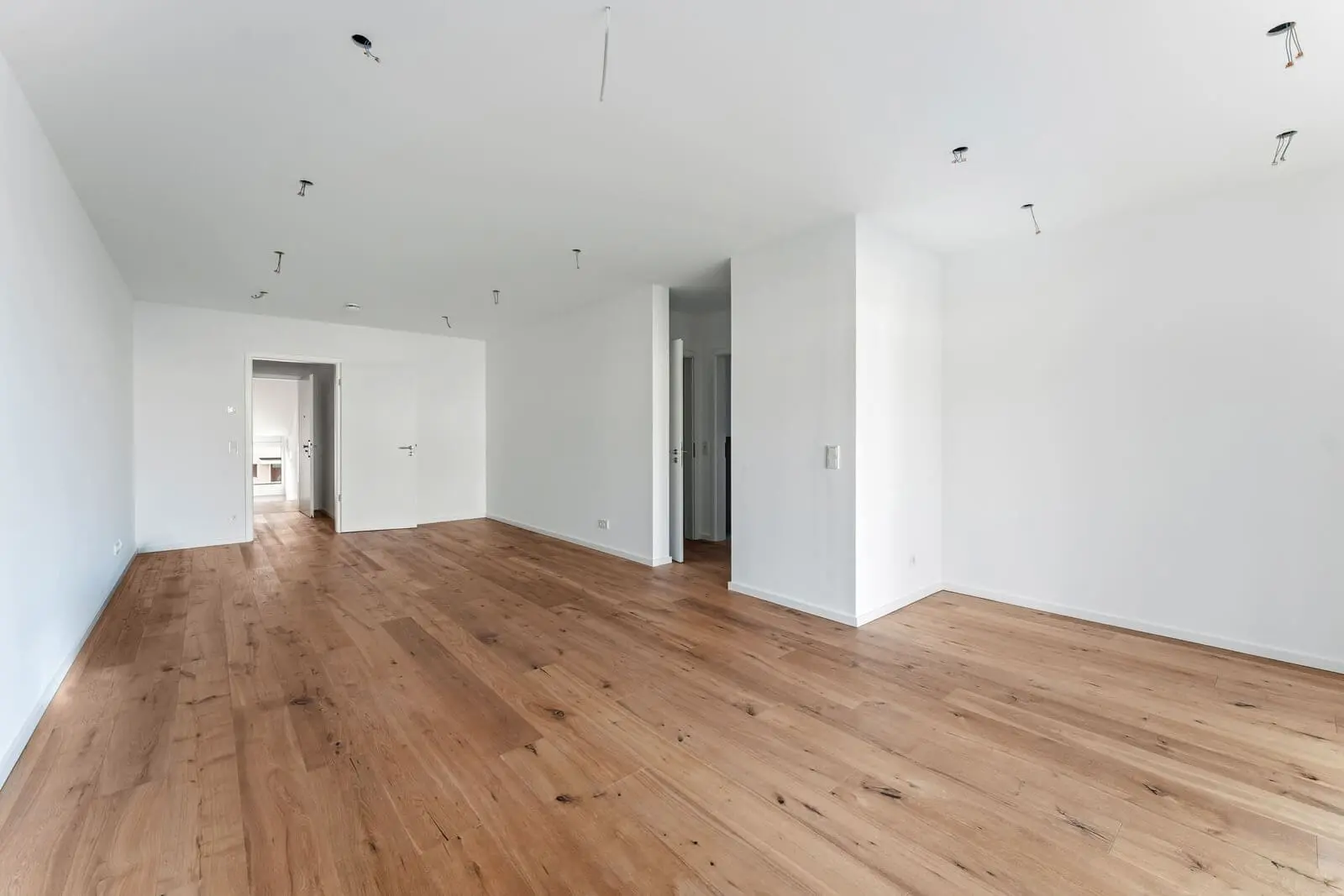 Ready to move in: Modern new-build flat with a balcony in a location close to the city centre